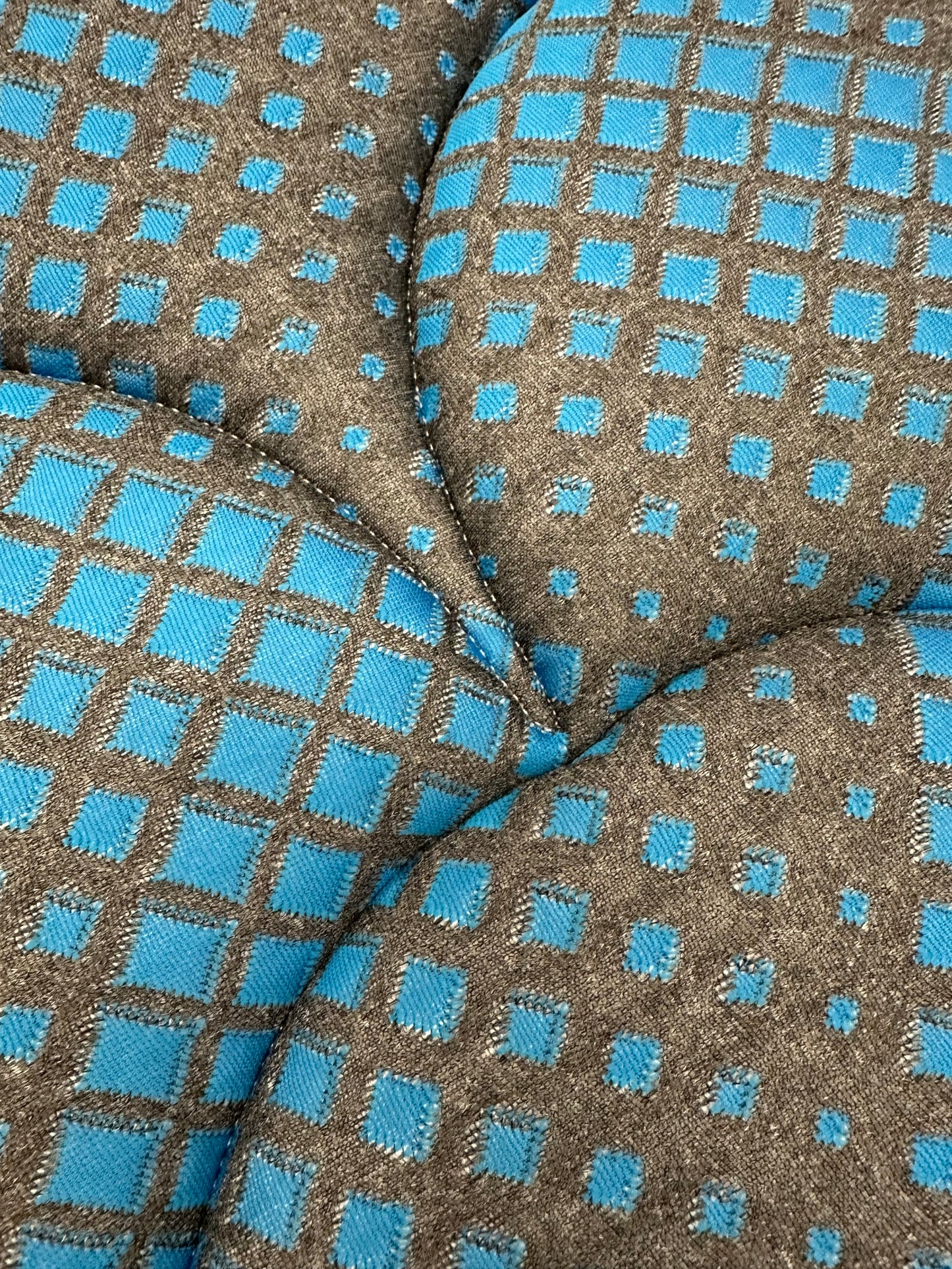 18597884