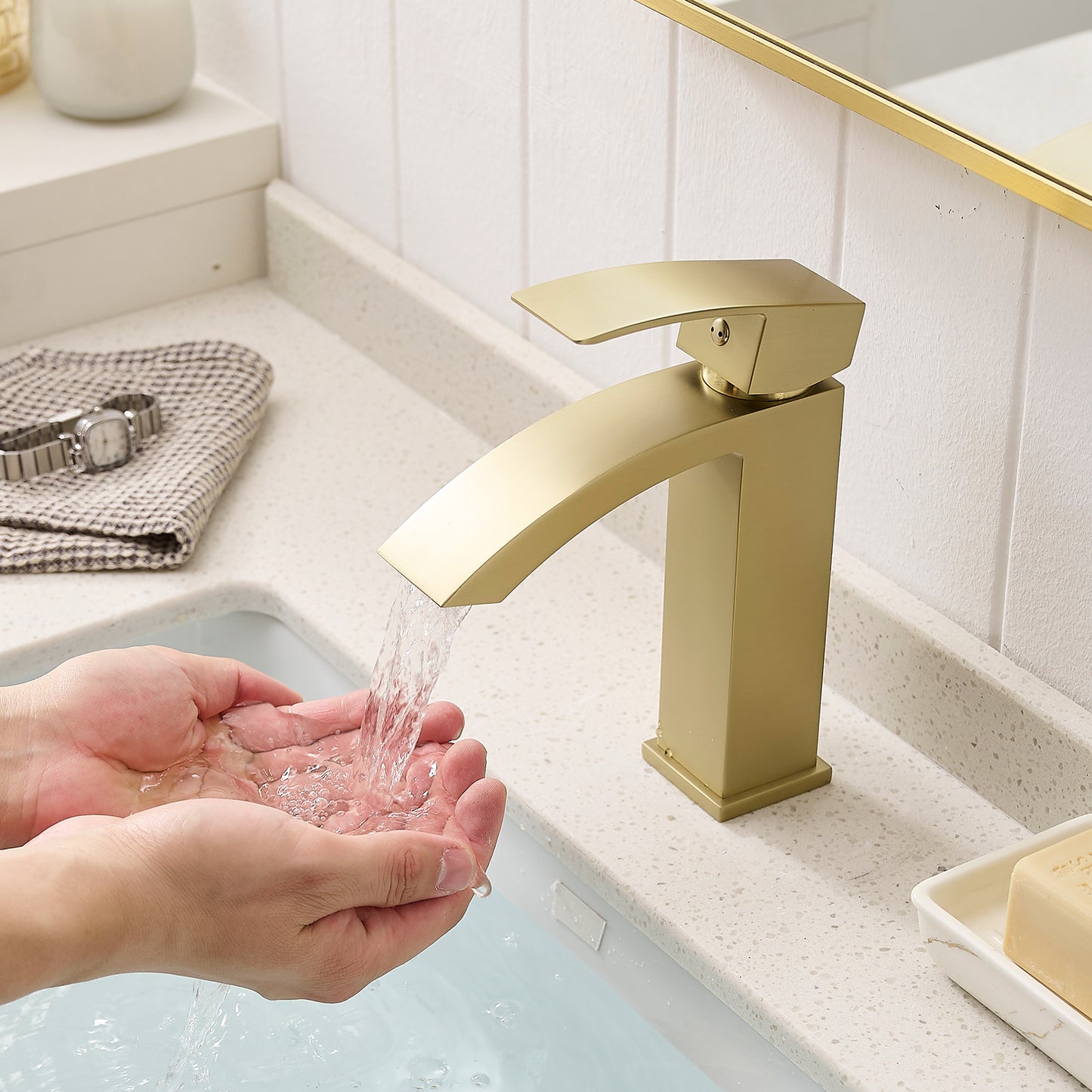 Brushed Gold Bathroom Faucet,Faucet for Bathroom Sink, Single Hole Bathroom Faucet Modern Single Handle Vanity Basin Faucet